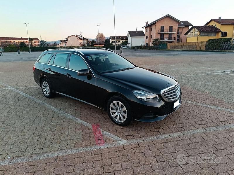 Usata Mercedes E200 Executive 136 CV (100 kW) 2014 Nero Station wagon