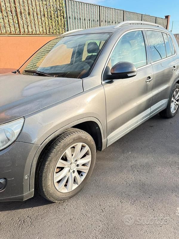 Grigio Usata 2011 VW Tiguan Track & Field SUV | 6500 € (Super prezzo) - Immagine 1/4