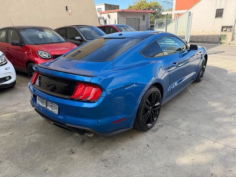 Usata Ford Mustang Fastback 314 CV (230 kW) 2019 Blu Coupé