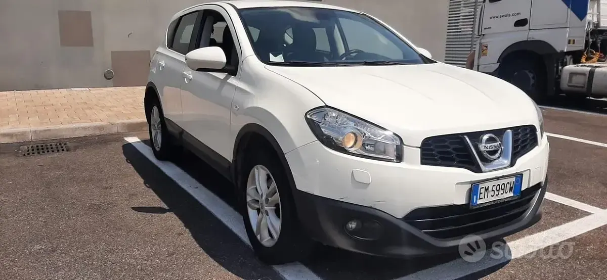 Usata Nissan Qashqai Tekna 110 CV (80 kW) 2012 Bianco SUV