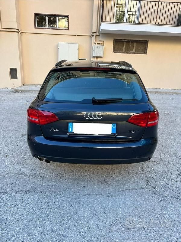Usata Audi A4 Comfort 140 CV (102 kW) 2012 Blu Station wagon