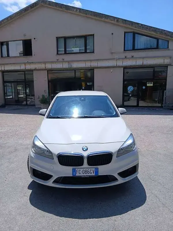 Usata BMW 216 Active Tourer Advantage 116 CV (85 kW) 2016 Bianco Monovolume
