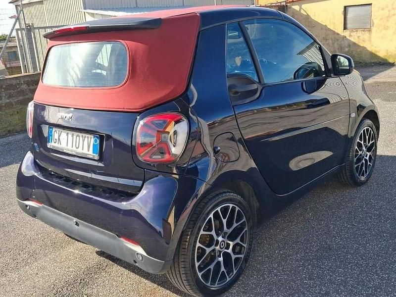 Usata Smart ForTwo Electric Drive 41 kW (56 CV) 2022 Blu/azzurro Cabrio