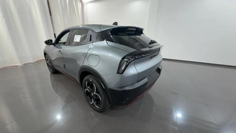 Nuova Alfa Romeo Junior Edizione Speciale 136 CV (100 kW) 2025 Argento SUV