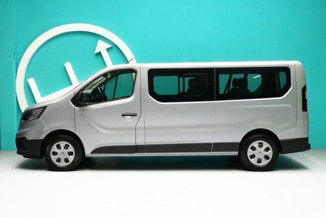 Usata Renault Trafic 150 CV (110 kW) 2024 Argento Monovolume