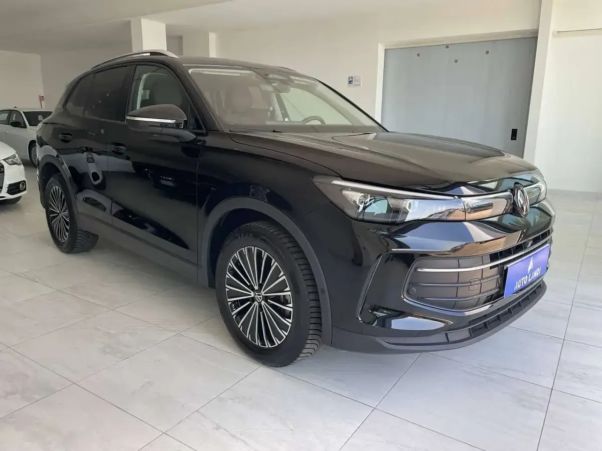 Usata VW Tiguan Elegance 150 CV (110 kW) 2025 Nero SUV