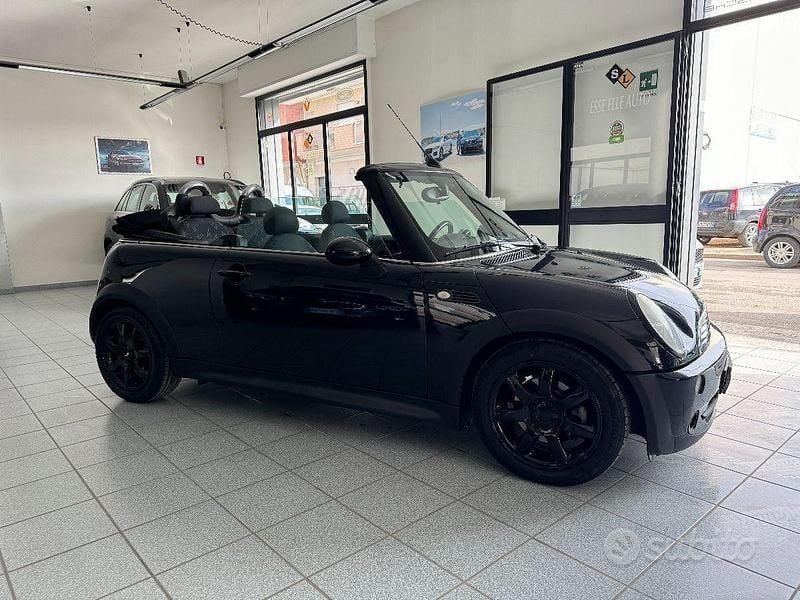 Usata Mini Cooper Cabriolet 90 CV (66 kW) 2007 Nero Cabrio