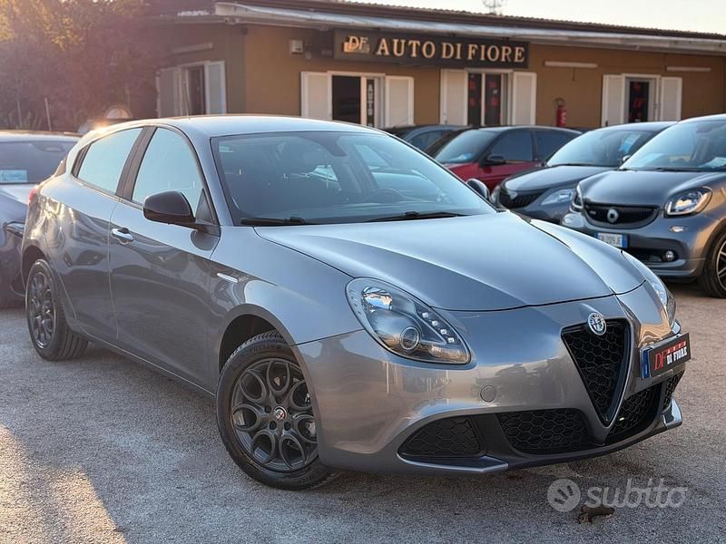 Usata Alfa Romeo Giulietta Super 120 CV (88 kW) 2017 Grigio Utilitaria
