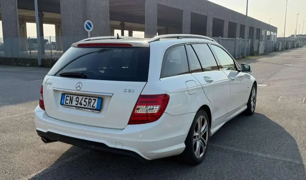 Usata Mercedes C220 170 CV (125 kW) 2012 Bianco Station wagon