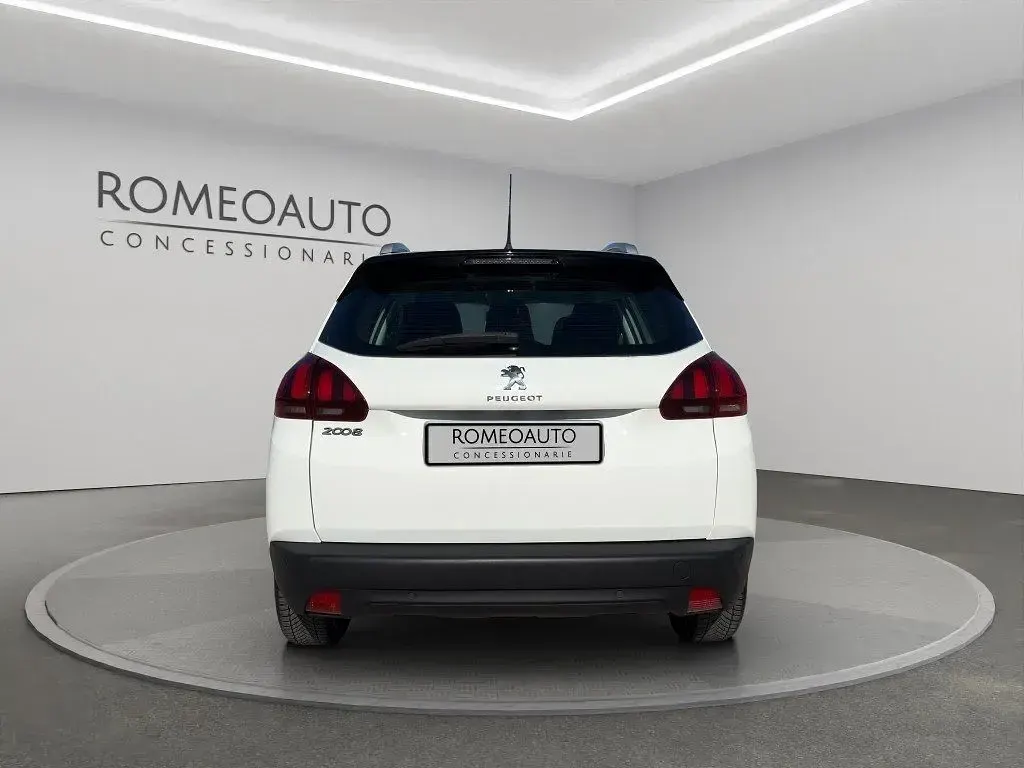 Usata Peugeot 2008 Active 82 CV (60 kW) 2019 Bianco SUV