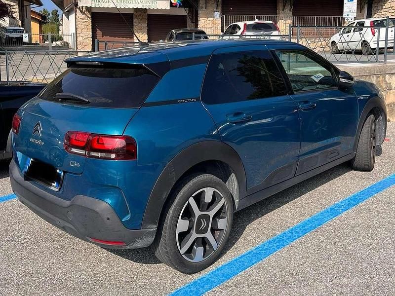 Blu/azzurro Usata 2018 Citroën C4 Cactus PureTech Due volumi | 9500 € (Buon prezzo) - Immagine 1/4