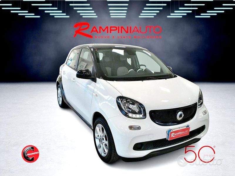 Usata Smart ForFour 71 CV (52 kW) 2015 Bianco Utilitaria