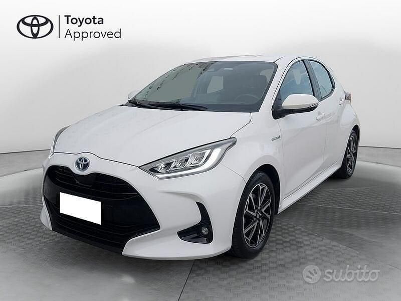 Bianco Usata 2021 Toyota Yaris Hybrid Trend Tre volumi | 17.800 € (Cara) - Immagine 1/3