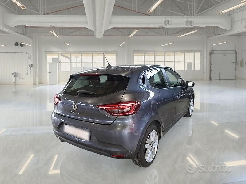 Usata Renault Clio V Business 91 CV (66 kW) 2021 Grigio Berlina