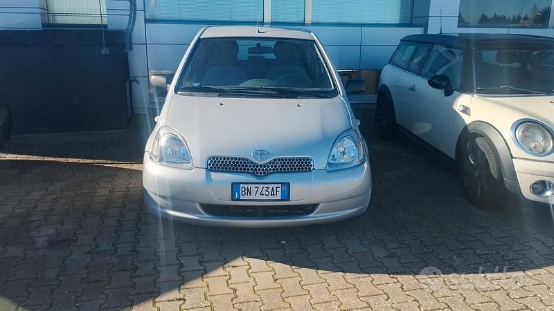 Usata Toyota Yaris 2000 Grigio Utilitaria