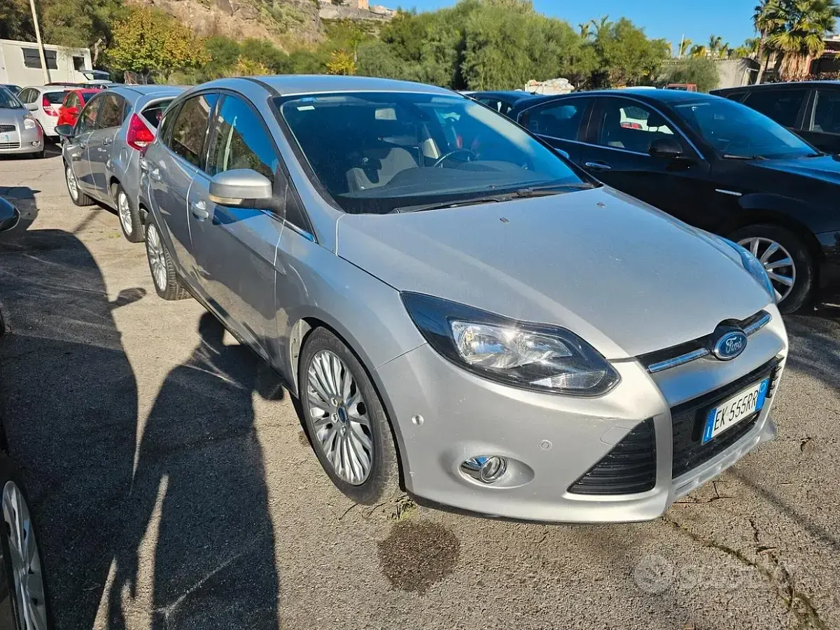 Usata Ford Focus Titanium 116 CV (85 kW) 2011 Grigio Berlina