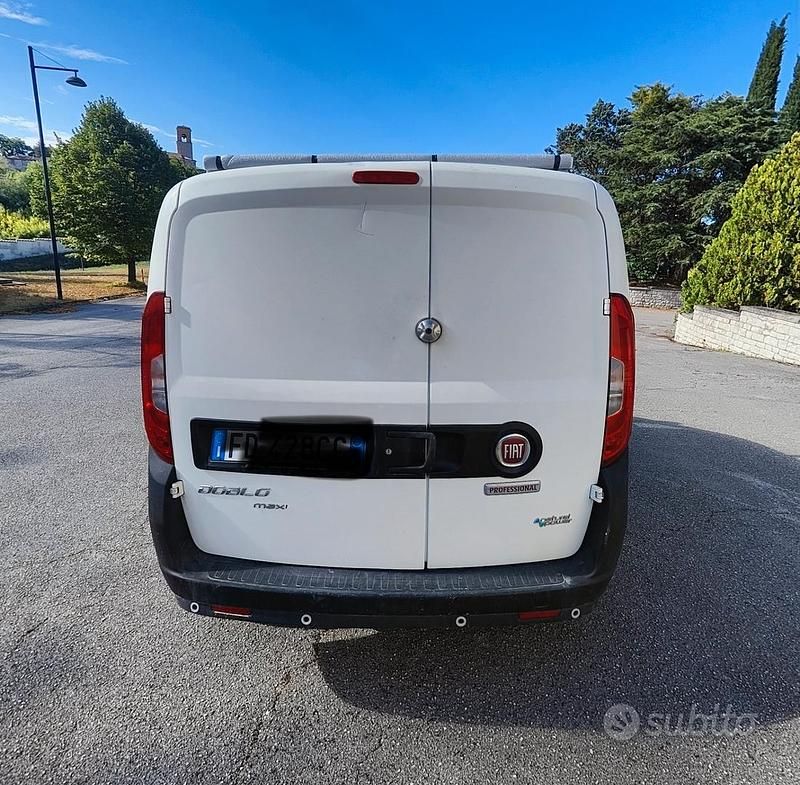 Usata Fiat Doblò 120 CV (88 kW) 2016 Bianco Monovolume