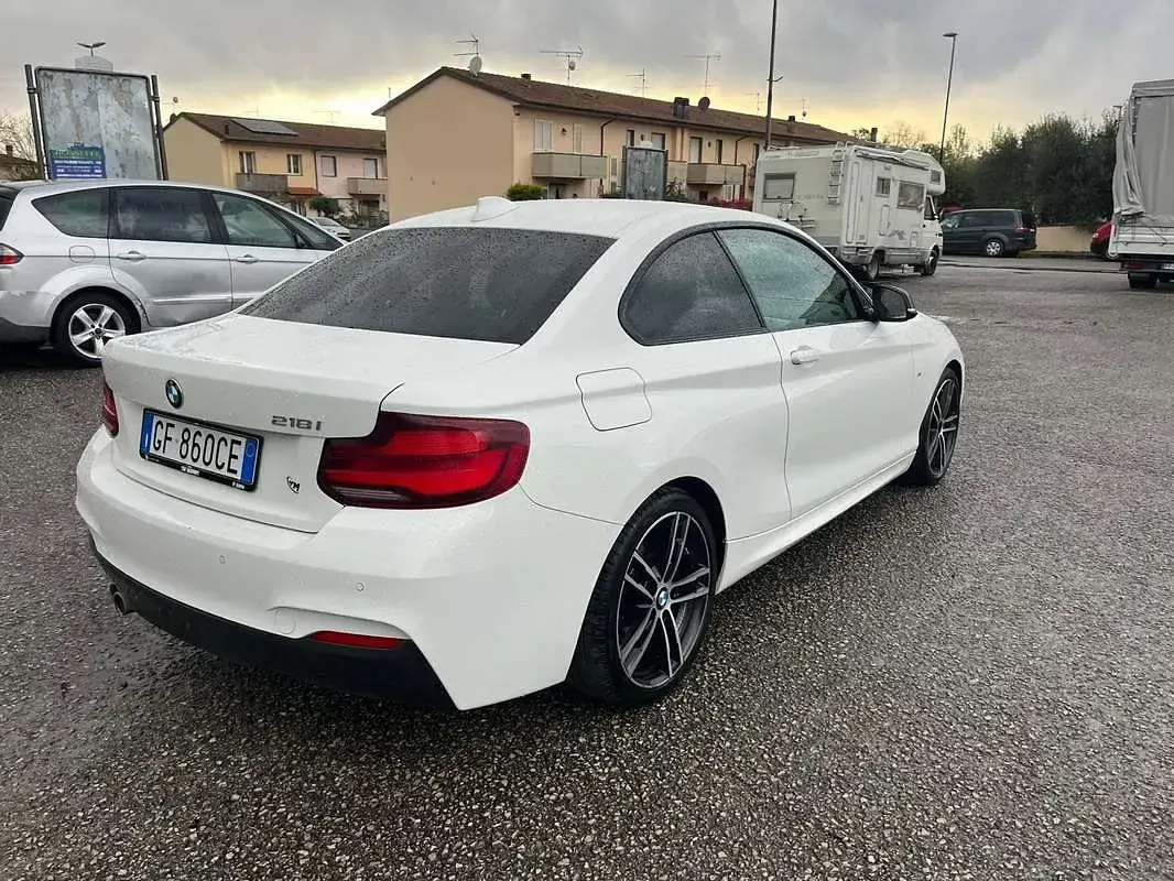 Usata BMW 218 Sport Line 136 CV (100 kW) 2021 Bianco Coupé