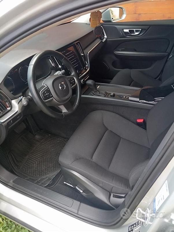 Usata Volvo V60 2020 Grigio Station wagon