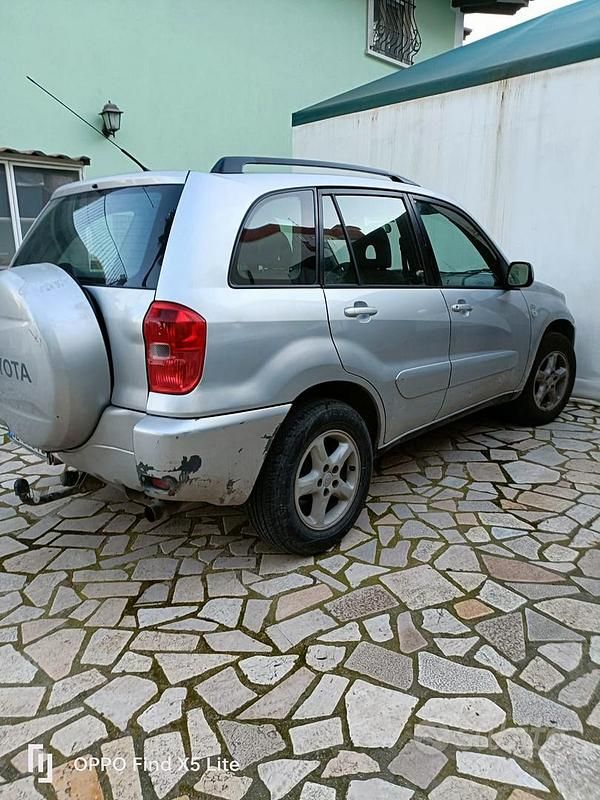 Usata 2005 Toyota RAV4 Station wagon | 3200 € - Immagine 1/3