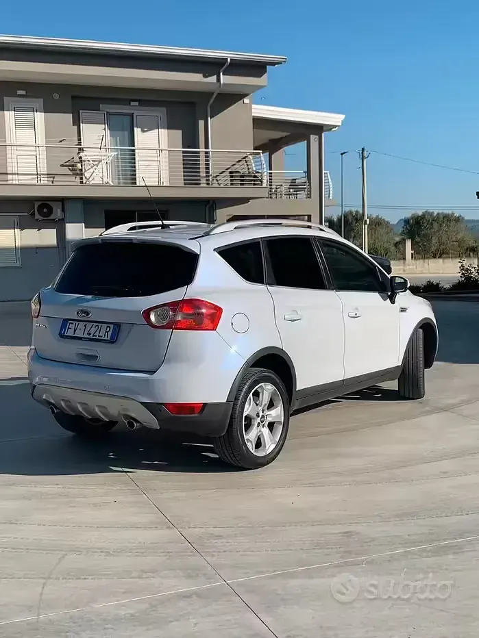 Usata Ford Kuga 163 CV (119 kW) 2012 Bianco SUV