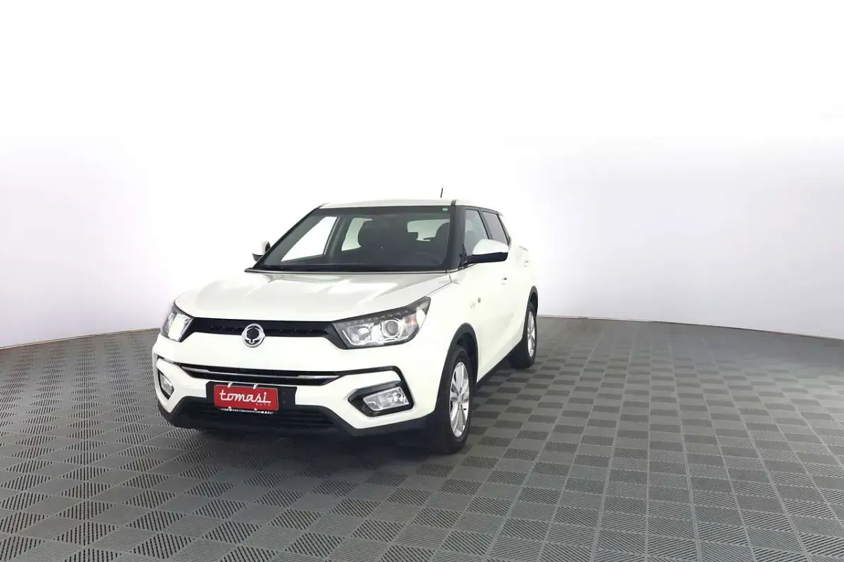 Usata SsangYong Tivoli 114 CV (83 kW) 2018 Grand white SUV