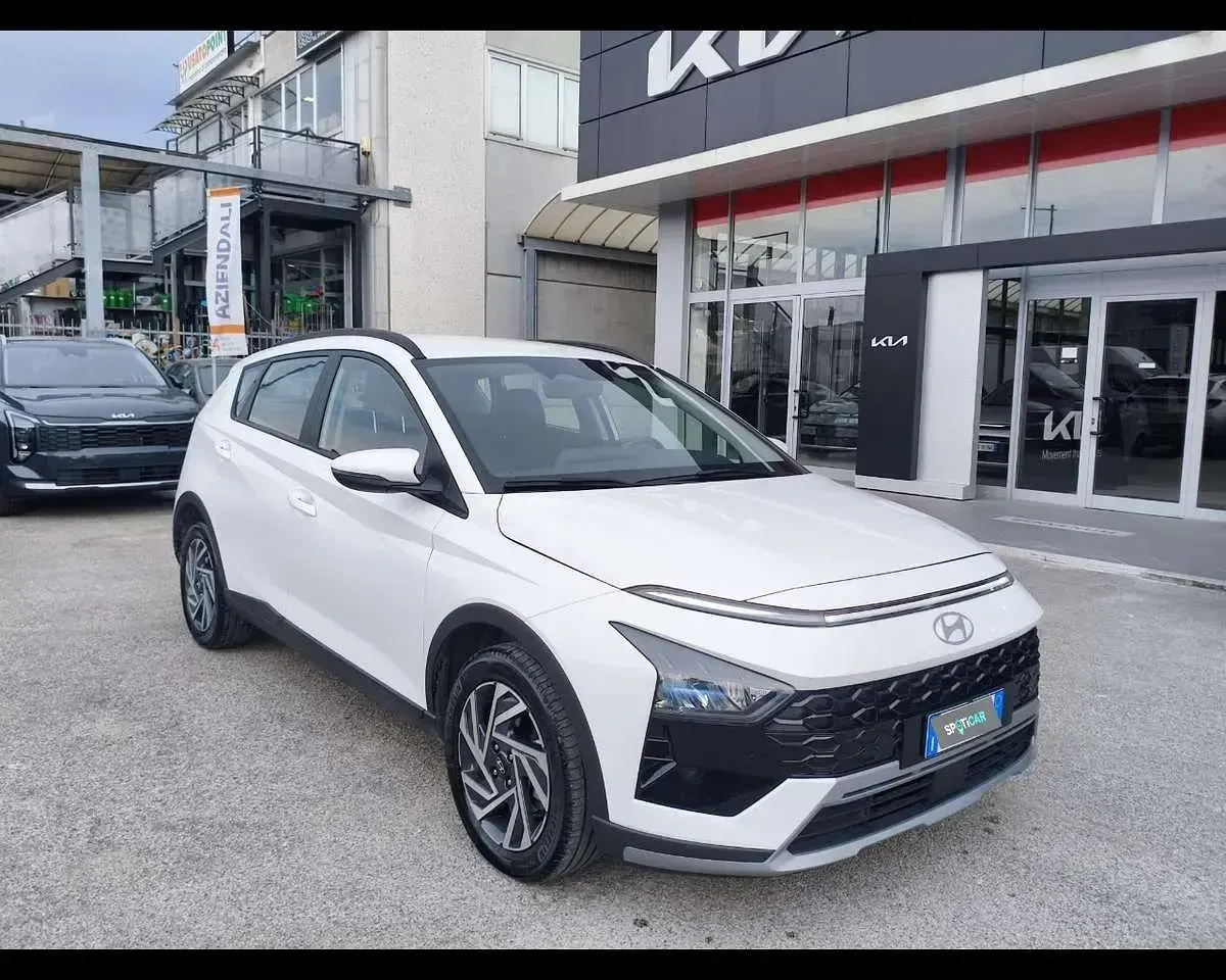 Usata Hyundai i20 99 CV (72 kW) 2025 Atlas white Utilitaria