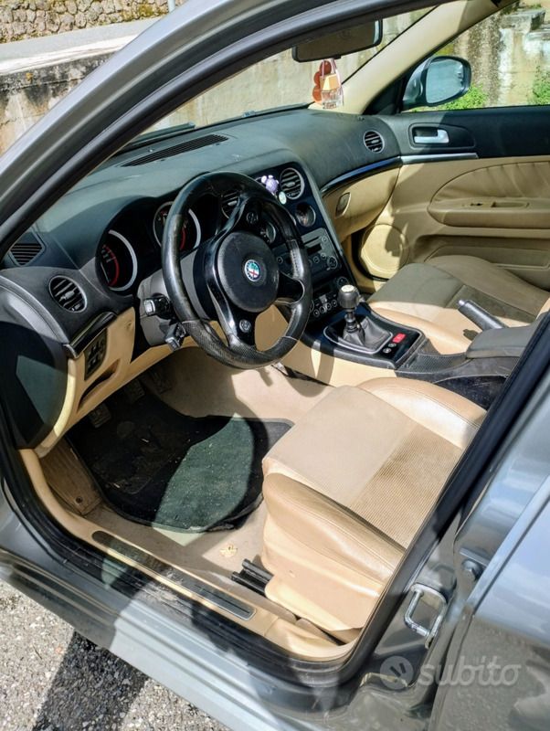 Usata Alfa Romeo 159 Distinctive 136 CV (100 kW) 2011 Grigio Berlina