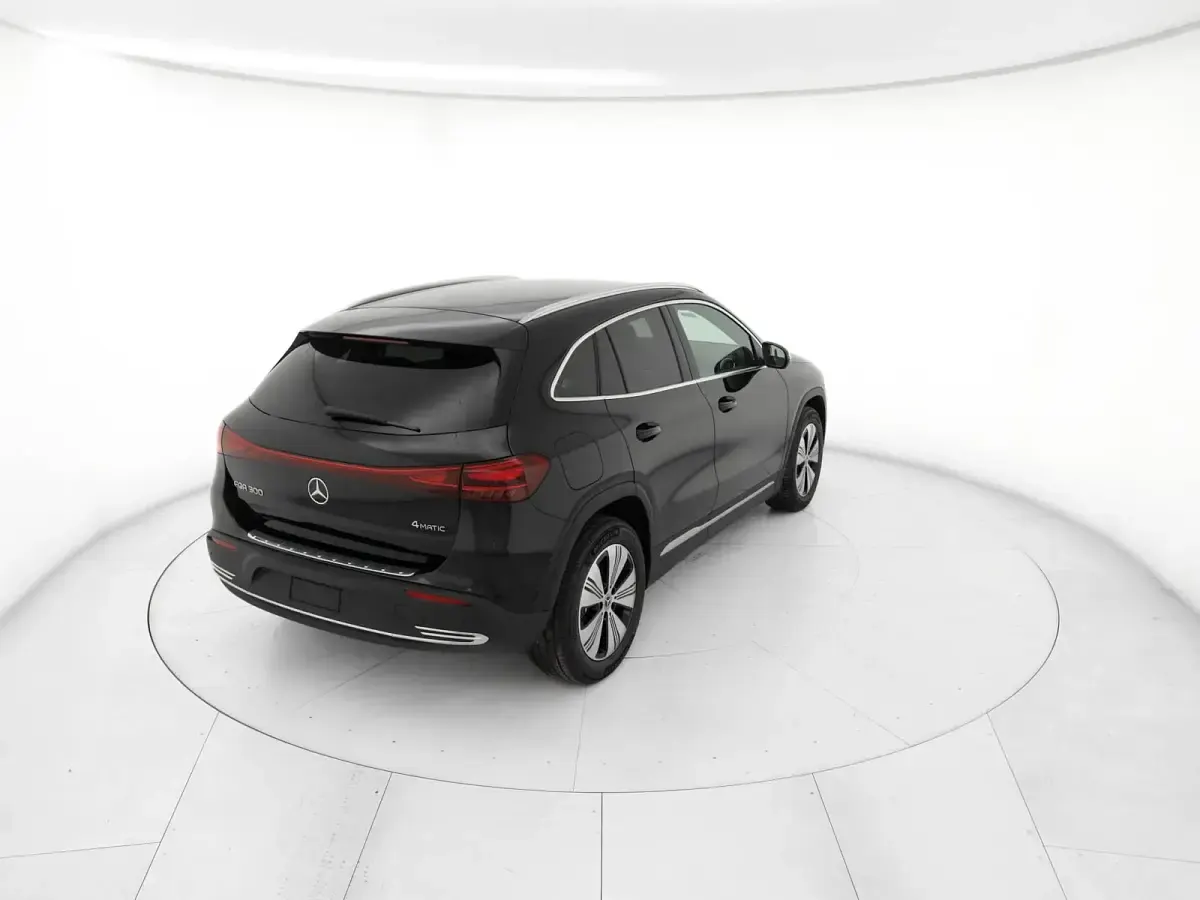 Nuova Mercedes EQA300 Advanced 167 kW (228 CV) 2026 Nero notte SUV