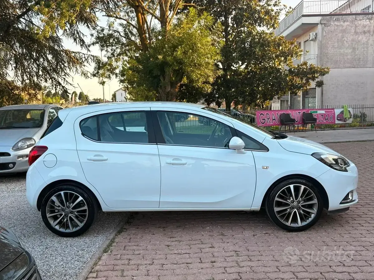 Usata Opel Corsa Innovation 90 CV (66 kW) 2017 Bianco Utilitaria