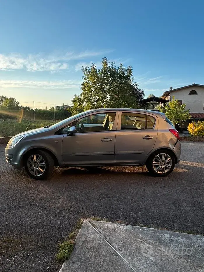 Usata Opel Corsa 2007 Grigio Utilitaria