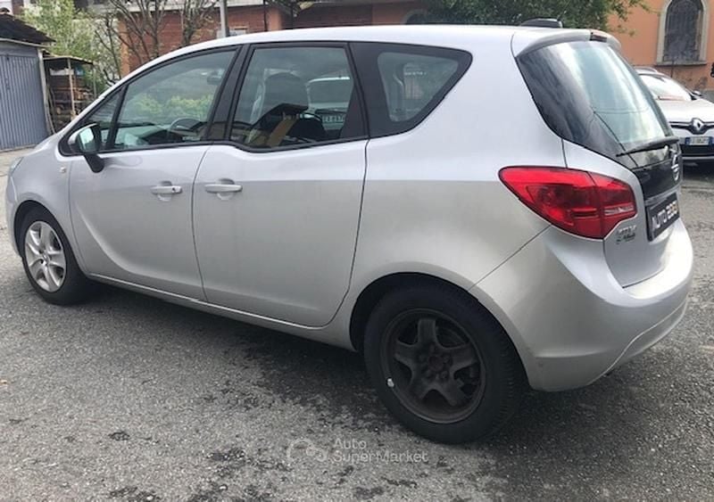 Usata Opel Meriva 120 CV (88 kW) 2017 Argento Monovolume