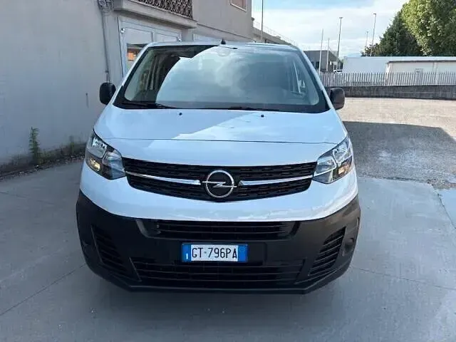 Usata Opel Vivaro-e Combi Enjoy 101 CV (74 kW) 2024 Bianco Monovolume
