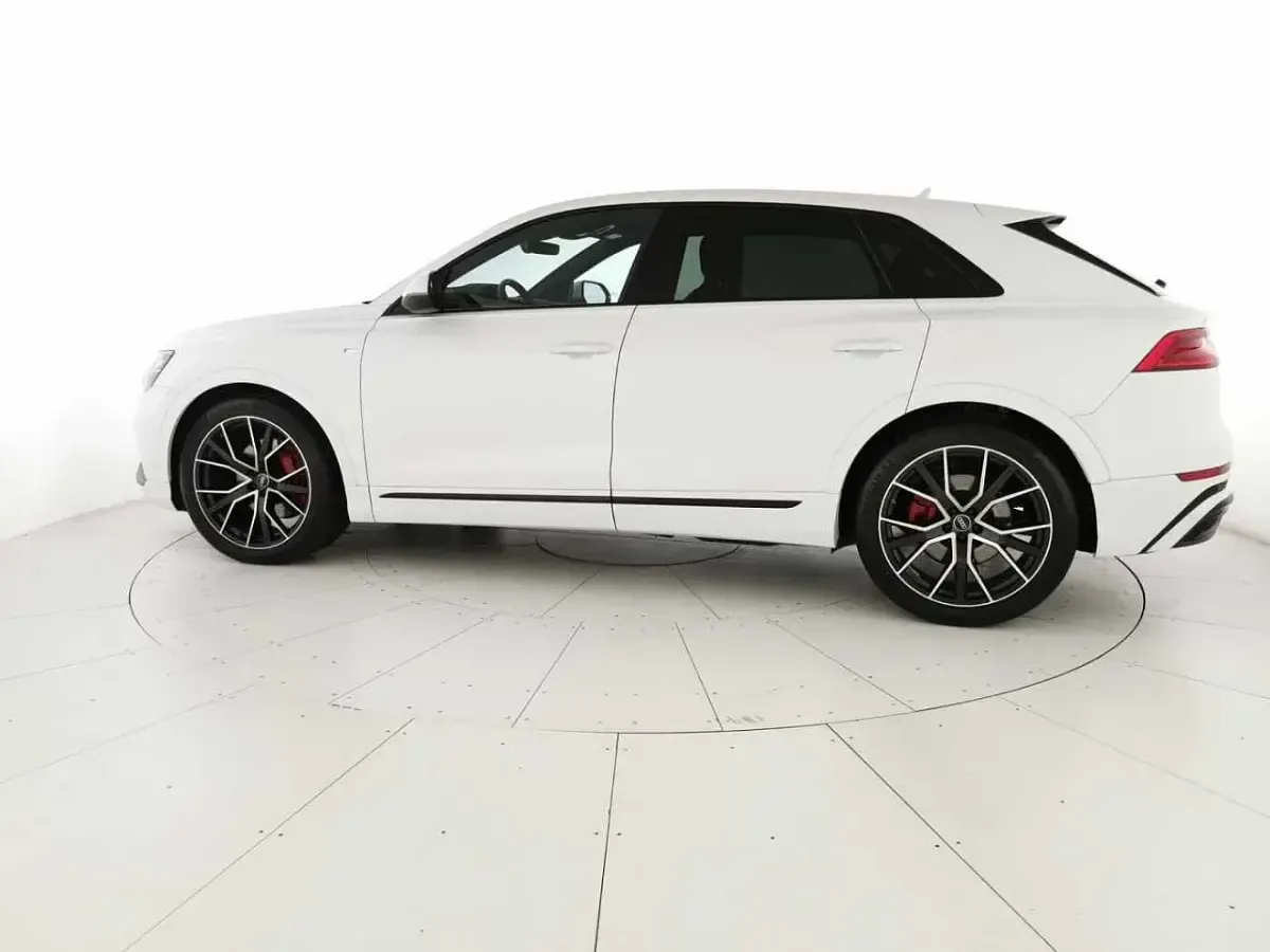 Usata Audi Q8 Sport 286 CV (210 kW) 2022 Bianco SUV