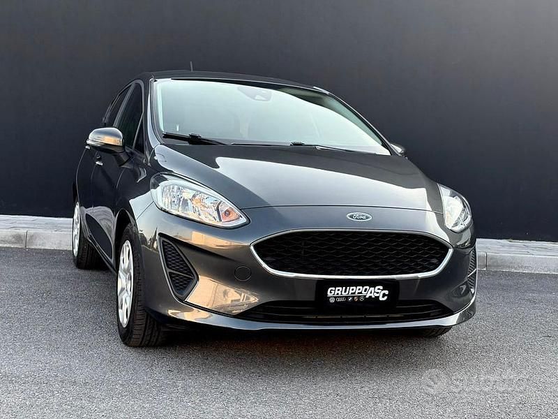 Usata Ford Fiesta 70 CV (51 kW) 2018 Grigio Utilitaria