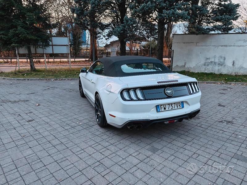 Usata Ford Mustang 2019 Bianco Cabrio