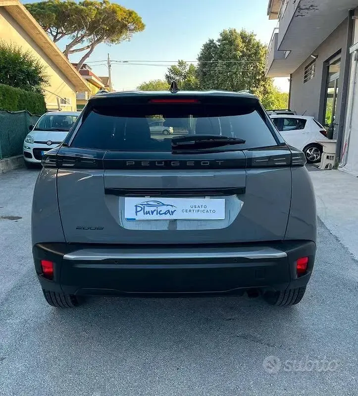Usata Peugeot 2008 Allure 100 CV (73 kW) 2025 Grigio SUV