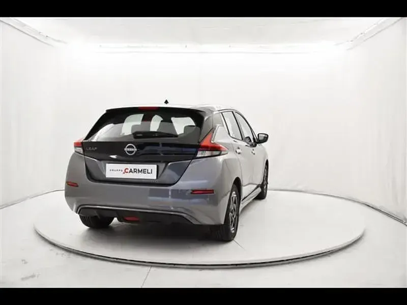 Usata Nissan Leaf Acenta 2023 Grigio scuro Utilitaria