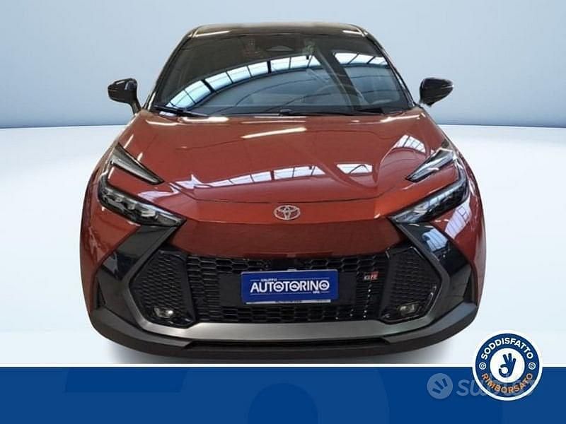 Usata Toyota C-HR Sport 223 CV (164 kW) 2025 Rosso metallizzato SUV