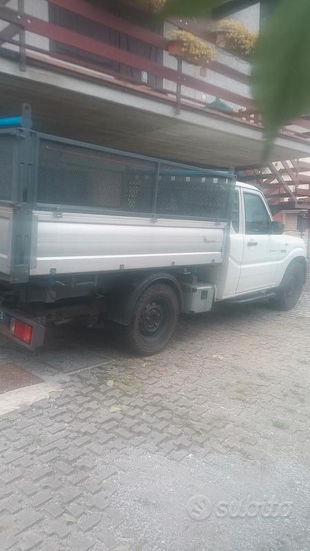 Bianco Usata 2013 Mahindra Goa SUV | 13.000 € - Immagine 1/1