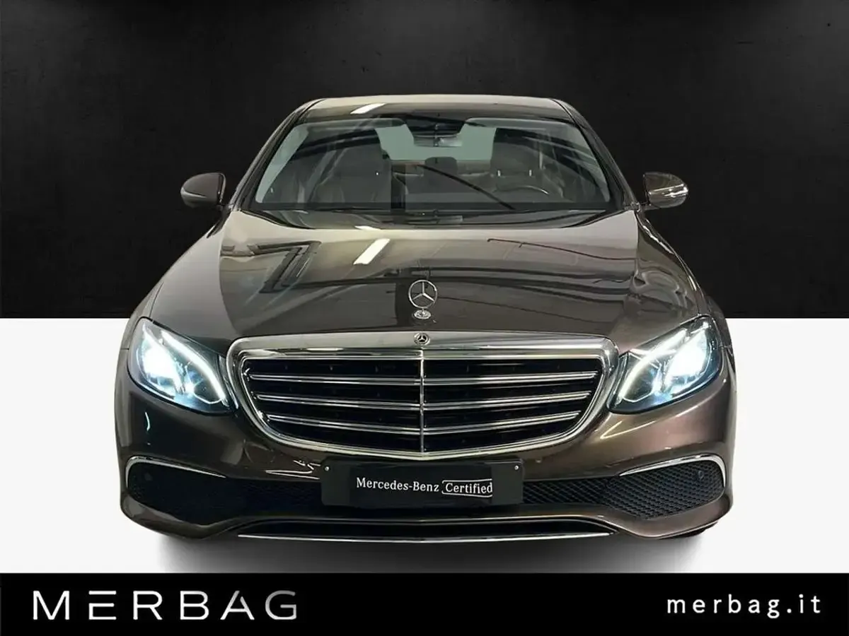 Usata Mercedes E220 Exclusive 194 CV (142 kW) 2017 Marrone Berlina
