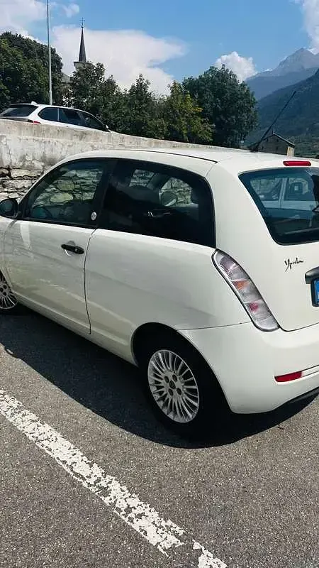 Usata Lancia Ypsilon 77 CV (56 kW) 2010 Bianco Utilitaria
