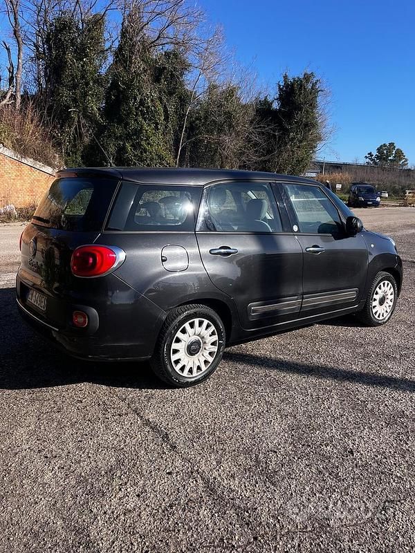 Usata Fiat 500L Living 105 CV (77 kW) 2014 Grigio Monovolume