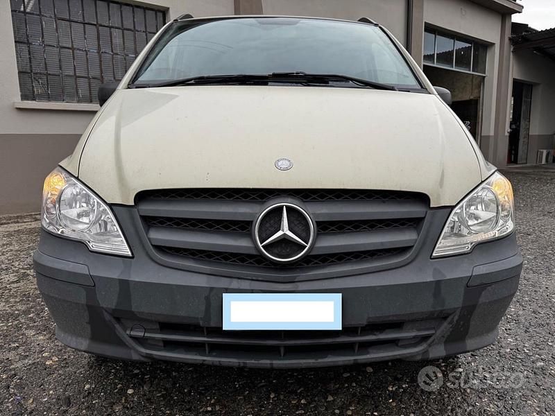 Usata Mercedes Vito 135 CV (99 kW) 2012 Giallo Furgone