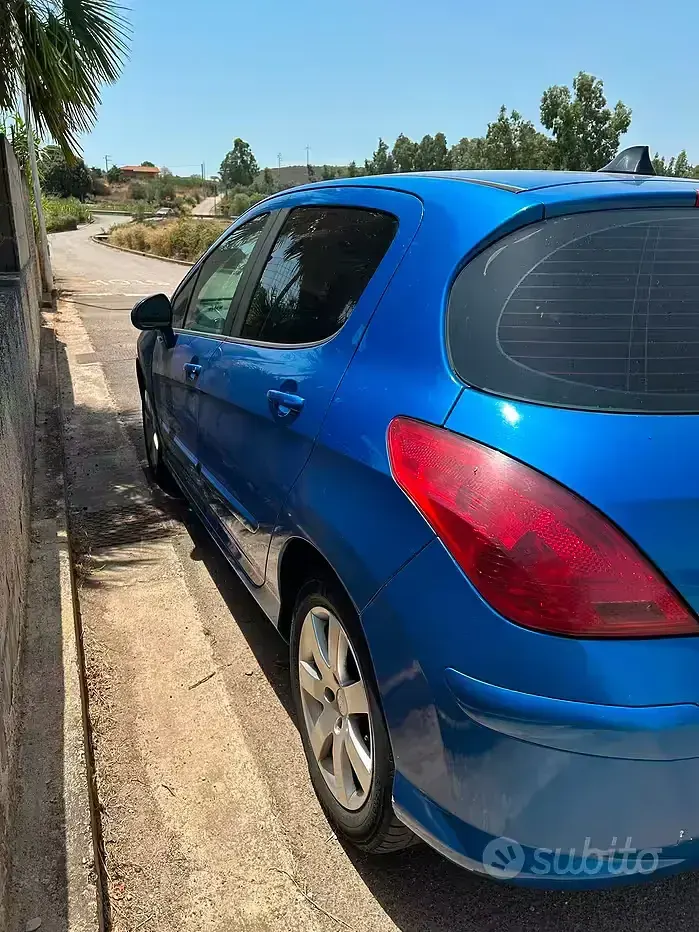 Usata Peugeot 308 90 CV (66 kW) 2008 Bluazzurro Berlina