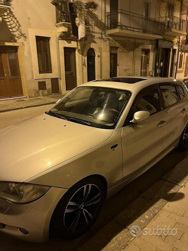 Begagnad BMW 2000 2005 Grå Sedan