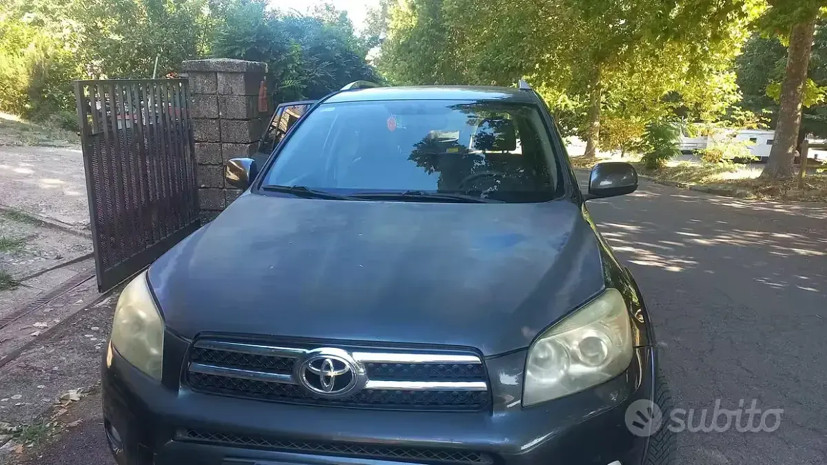 Usata Toyota RAV4 177 CV (130 kW) 2006 Grigio SUV