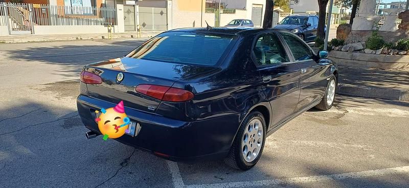 Usata Alfa Romeo 166 Distinctive 155 CV (114 kW) 2000 Blu/azzurro Berlina