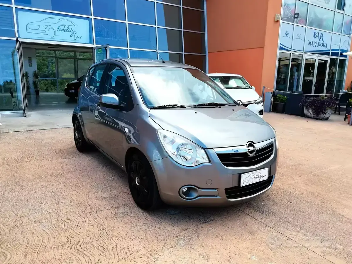 Usata Opel Agila Enjoy 68 CV (50 kW) 2012 Grigio Utilitaria