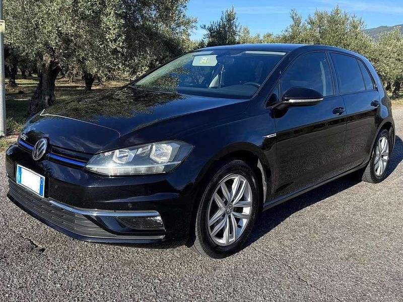 Usata VW Golf VII Highline 110 CV (80 kW) 2017 Berlina